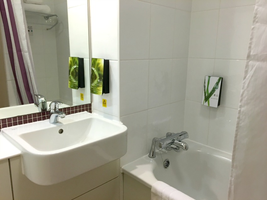 Premier Inn London County Hall Badezimmer