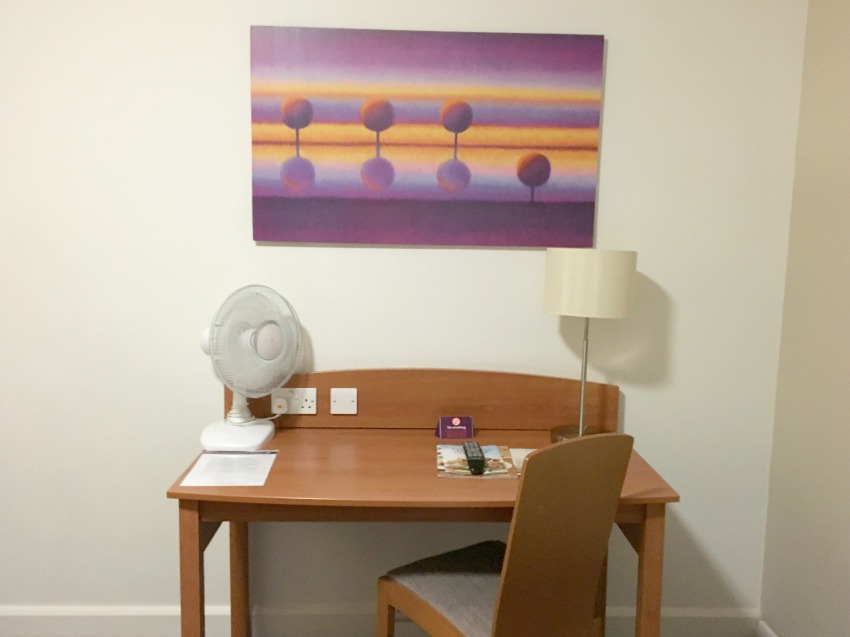 Premier Inn London County Hall Schreibtisch