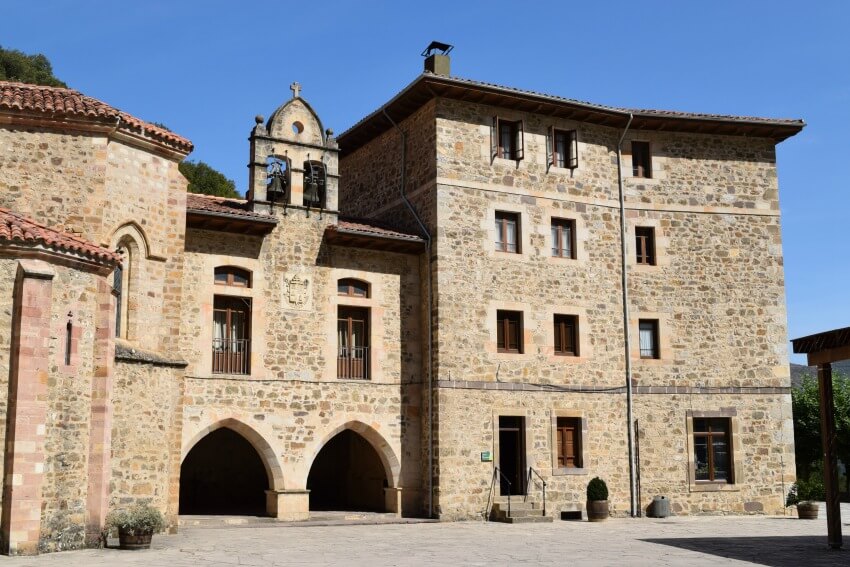 Picos de Europa - Kloster Santo Tiribio de Liebana