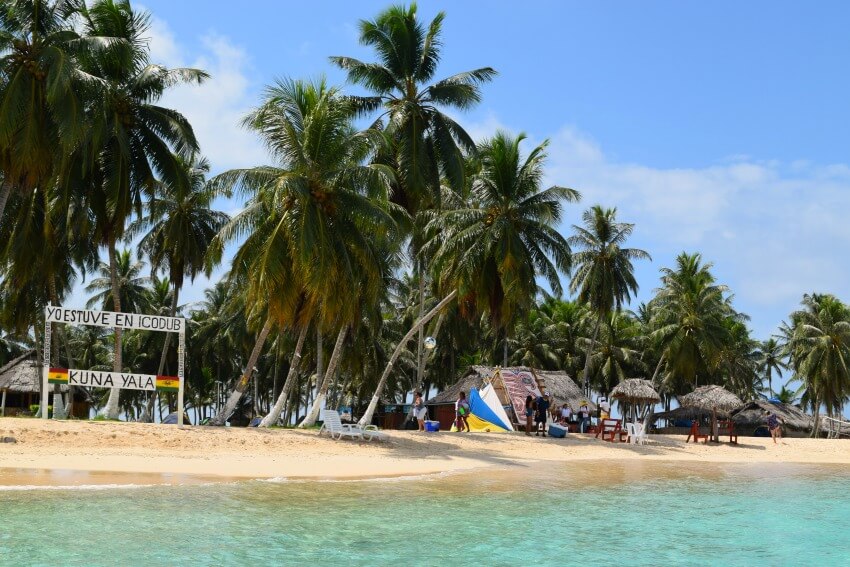 San Blas Inseln Isla Aguja vom Wasser