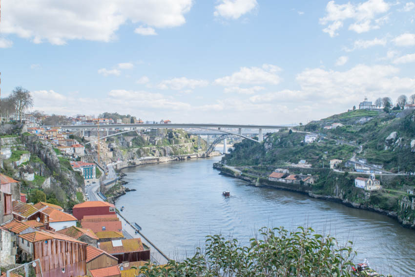 Blick auf Porto von Brücke Dom Luis I