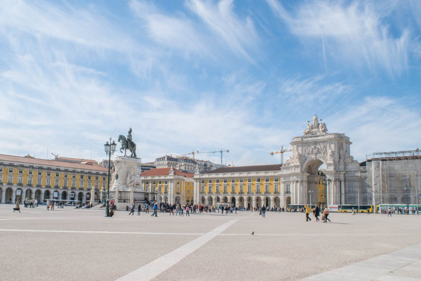Lissabon Praca de Comércio mit Triumphbogen
